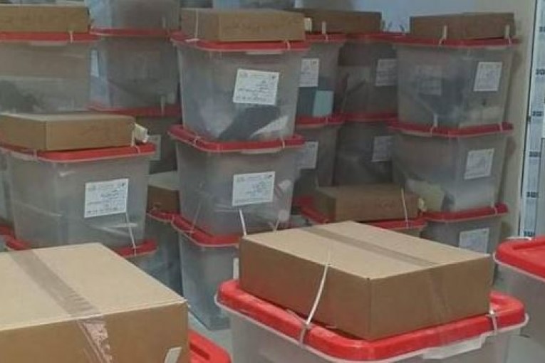 صفاقس : انطلاق توزيع المواد الانتخابية على مراكز الاقتراع بدائرتي صفاقس1 و2