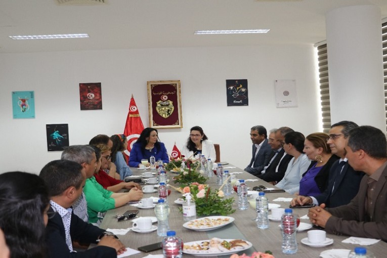 امضاء برنامج تنفيذي مشترك بين وزارتي الأسرة والمرأة والطفولة وكبار السن والشؤون الثقافية