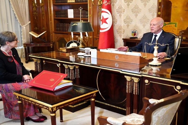 توفير الماء الصالح للشراب لكافة المواطنين محور لقاء قيس سعيّد بنجلاء بودن