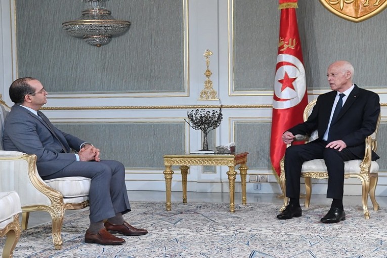 خلال لقائه رئيس هيئة الإنتخابات: رئيس الجمهورية يدعو إلى ضرورة حياد كل الأطراف والانتباه إلى محاولات اختراق عمليات التسجيل