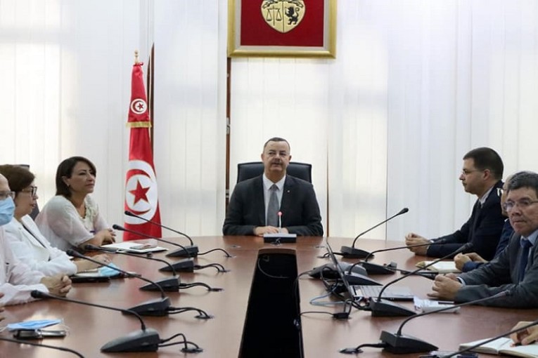 وزير الصحة يشدد على أهمية مواصلة المتابعة الصحية للحجيج العائدين من البقاع المقدسة