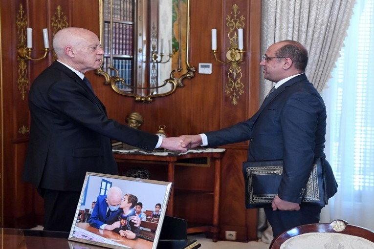 خلال لقاءه مالك الزاهي: سعيّد يؤكد على ضرورة الإسراع بفتح عديد ملفات الفساد وإحالتها على القضاء