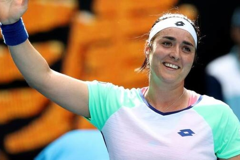 تصنيف المحترفات للتنس: انس جابر في المركز الخامس