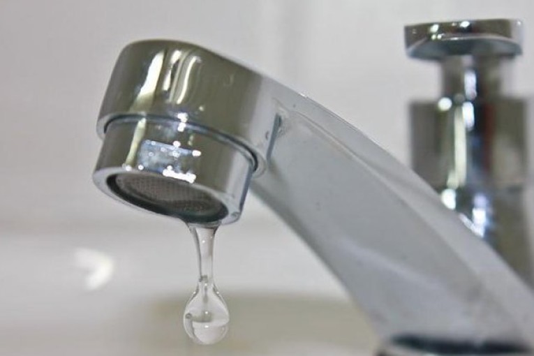 سليانة: غلق طريق محلية احتجاجا على تواصل انقطاع الماء الصالح للشرب‎