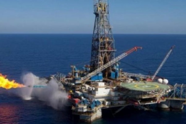 الاحتلال يسقط 3 طائرات مسيرة تابعة لـ«حزب الله» تستهدف منصة كاريش