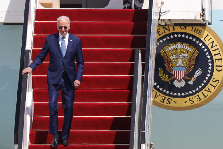 الرئيس الأميركي يصل إلى السعودية