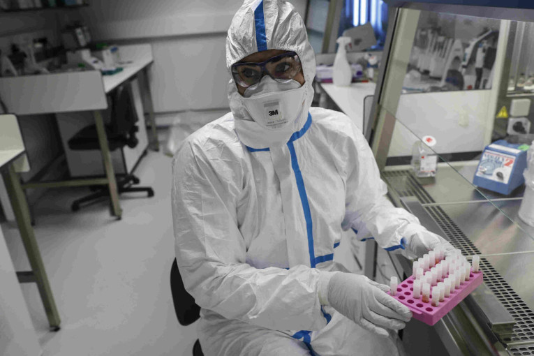 خبراء يُحذّرون من إصابة كورونا الثانية