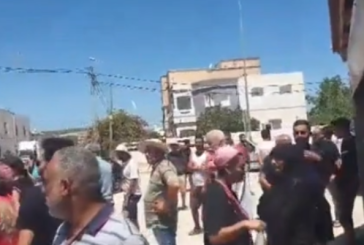 محتجون يغلقون الطريق الرابطة بين تاكلسة وقربص