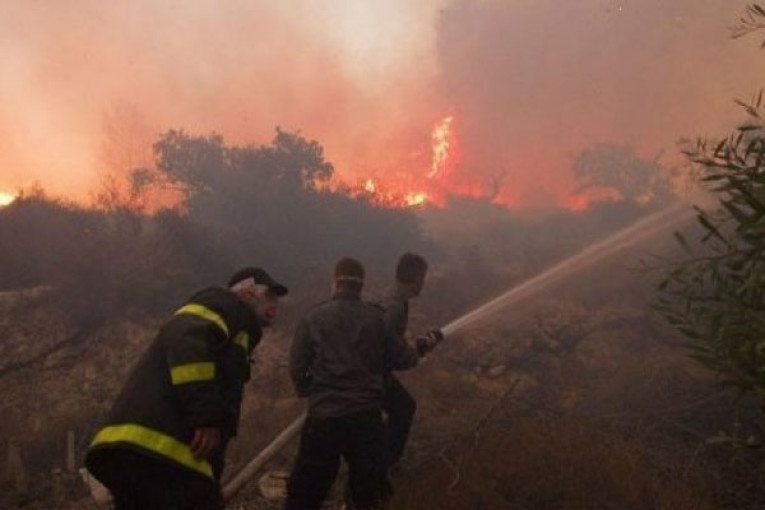 كسرى: اندلاع حريق بجبل وادي المالح