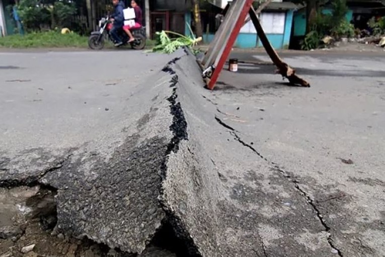 زلزال بقوة 7.1 درجات يضرب الفلبين