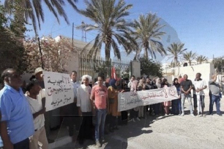 قبلي.. تحركات احتجاجية تصعيدية من قبل منتسبي شركة البستنة