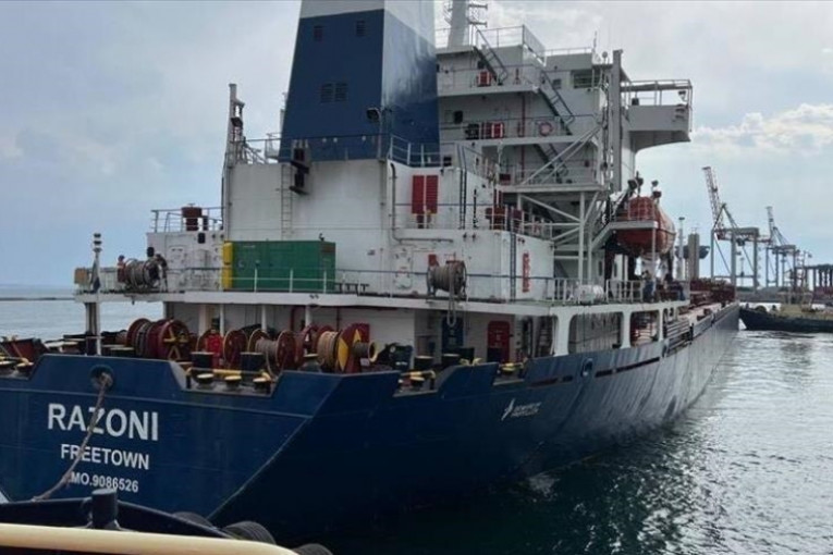 أوّل سفينة حبوب تغادر أوكرانيا وتتجه نحو بلد عربي