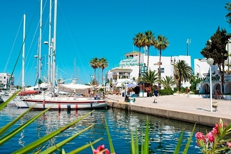 زيادة بـ96.4% في عدد السياح بالمنطقة السياحية سوسة القنطاوي