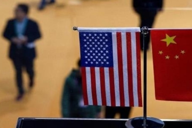 الصين تستدعي السفير الأمريكي