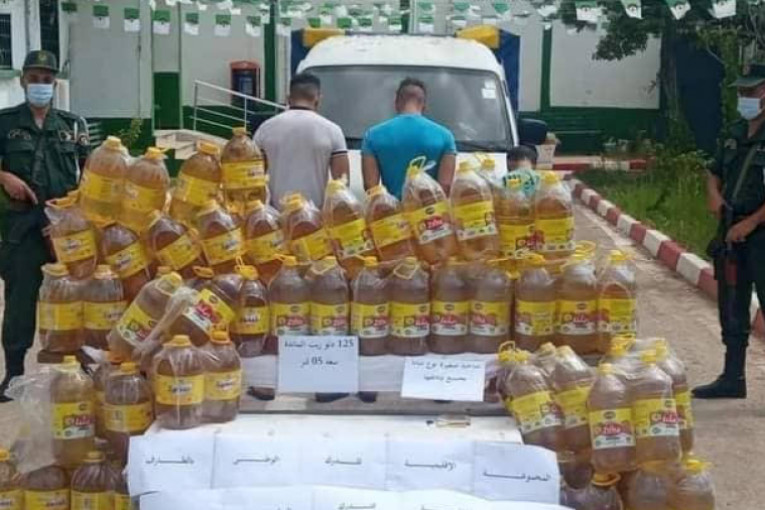 الدرك الجزائري يحبط محاولة تهريب كميات من الزيت إلى تونس