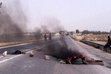 قرمبالية: أهالي منطقة جبل طريف يحتجون ويغلقون الطريق للمطالبة بمياه الشرب