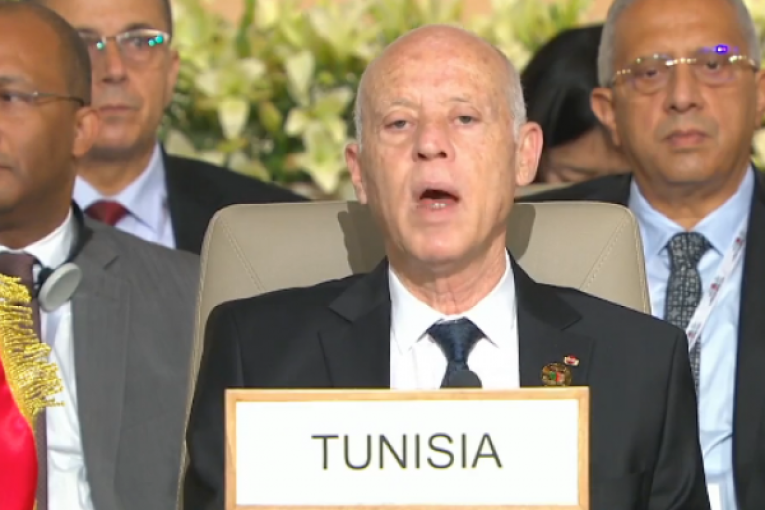 رئيس الجمهورية: ‘ بإمكان الأفارقة إيجاد حلول جديدة دون القبول بحلول دوائر معينة ”