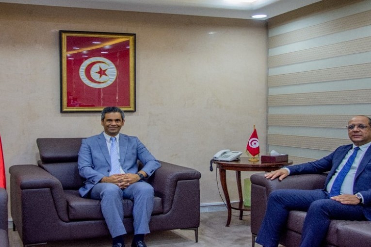 تسهيل انتفاع العائلات المعوزة وحدودة الدخل بالتكوين المهني والتشغيل محور لقاء النصيبي بالزاهي