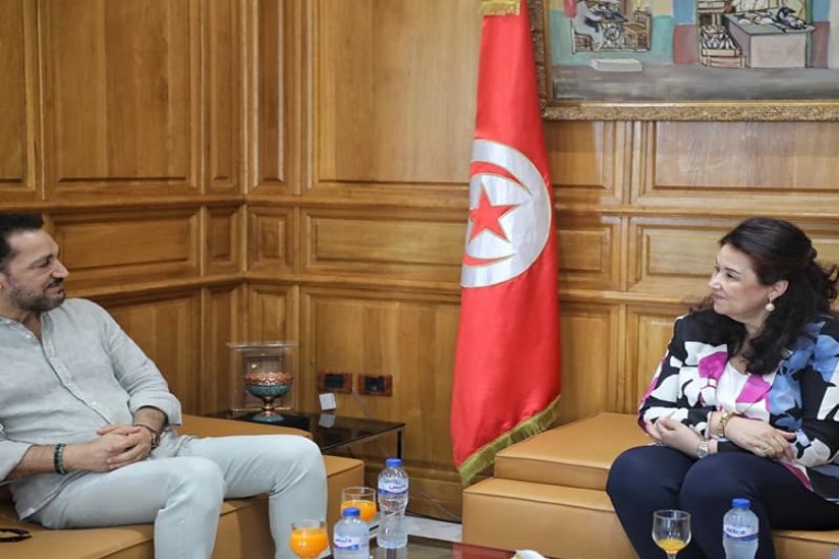 مشروع ”بيت العود العربي” محور لقاء وزيرة الشؤون الثقافية بالفنان نصير شمّة