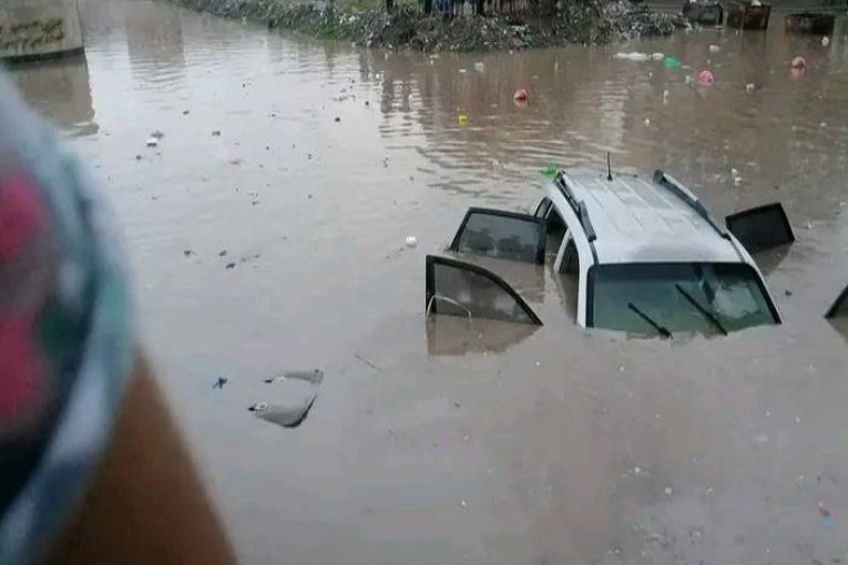 اليمن: مصرع 77 شخصا وتشرّد الآلاف جرّاء الفيضانات