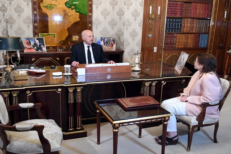 سعيّد يؤكد على ضرورة توفير الأدوات المدرسية بأسعار تتناسب مع القدرة الشرائية للمواطنين