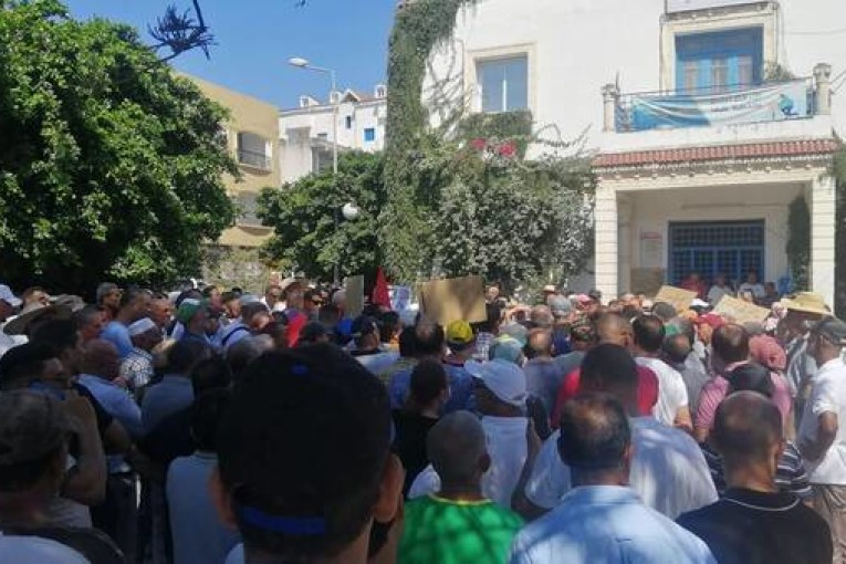 جندوبة: وقفة احتجاجية للمطالبة بإطلاق سراح رئيسة بلدية طبرقة