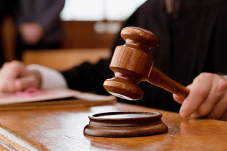 سليانة: الإبقاء على المسؤول ببلدية بوعرادة وعدد من المظنون فيهم في حالة سراح مع تحجير السفر عليه