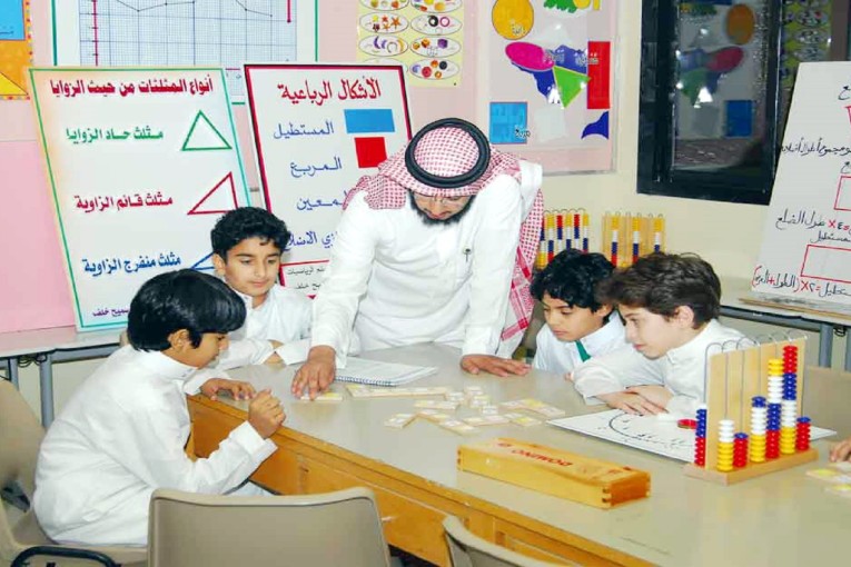 السلطات السعودية تسمح لأبناء المقيمين غير النظاميين بالالتحاق بالمدارس