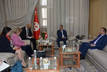 خلال لقاءها بوزير الداخلية: مساعدة وزير الخارجية الامريكي تشدد على أهمية حقوق الإنسان وسيادة القانون وحرية التعبير