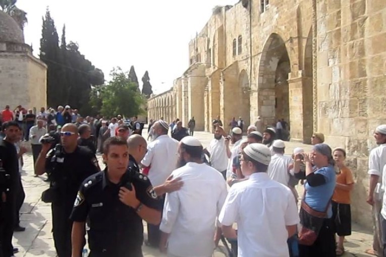 لأول مرة منذ احتلال القدس.. مستوطنون يقتحمون المسجد الأقصى عبر باب الأسباط