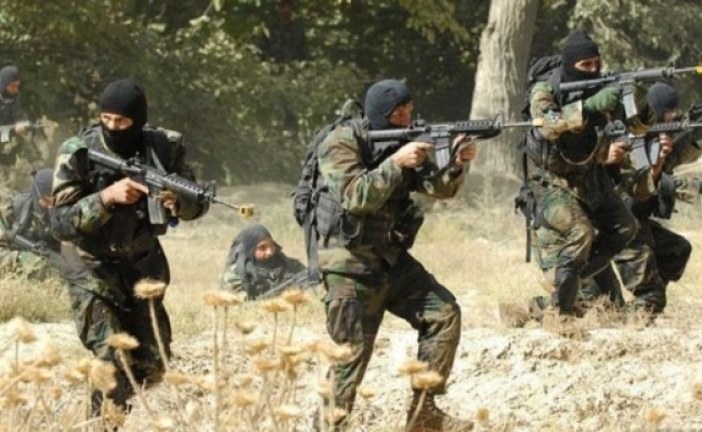 وزير الدفاع يزور عسكريّين أُصيبا في اشتباكات مع إرهابيين