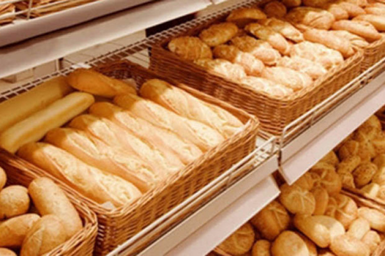 توزر: المدير الجهوي للتجارة يؤكّد تحسّن نسق تزوّد المخابز بالفارينة