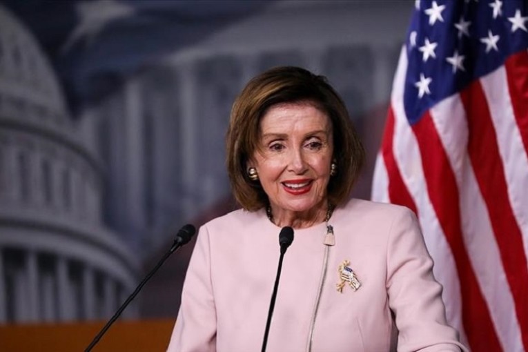 8 مقاتلات أمريكية أقلعت من قاعدة في اليابان لمرافقة طائرة بيلوسي إلى تايوان