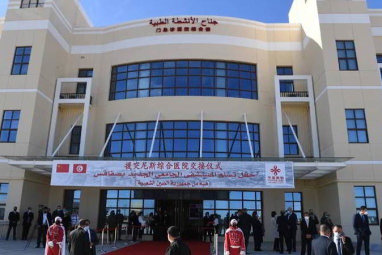 تركيز أول عيادة خارجية ما بعد كوفيد بالمستشفى العسكري الميداني بصفاقس