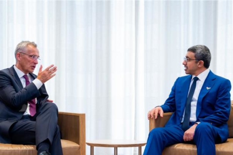 عبد الله بن زايد يلتقي أمين عام “الناتو” في نيويورك