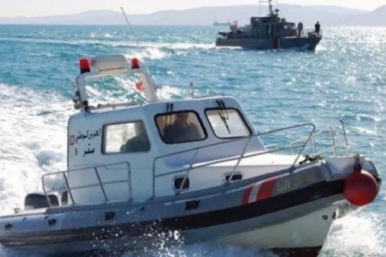 انتشال جثث 3 مهاجرين غرق مركبهم بخليج قابس