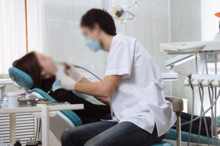 أطباء الأسنان الممارسين بصفة حرة: مراجعة تعريفة خدمات طب الاسنان ستكون دورية كل 3 سنوات