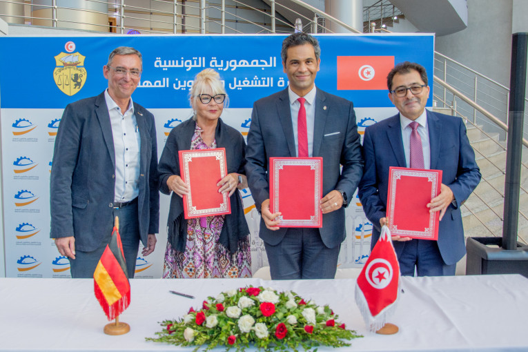 وزارة التشغيل والمنظمة المهنية البافارية تمضيان اتفاقية جديدة في مجال السيارات