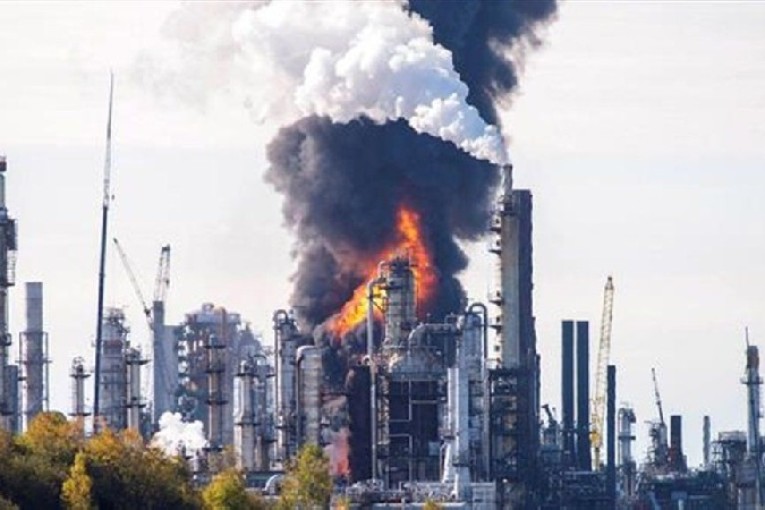 كندا: انفجار في مصفاة نفط وإصابة 8 أشخاص
