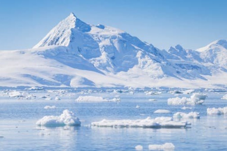 تحذير صادم من ذوبان محتمل ل”نهر القيامة “الجليدي