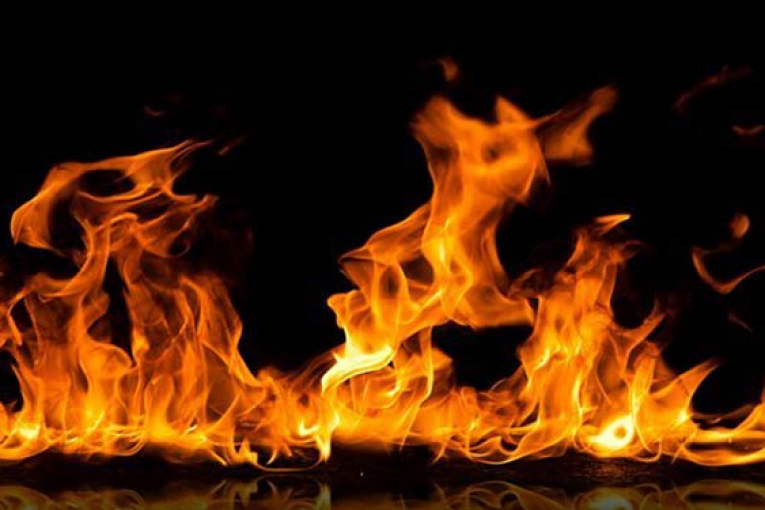 سيدي حسين: حارس يضرم النار عمدا بمكتبة عمومية