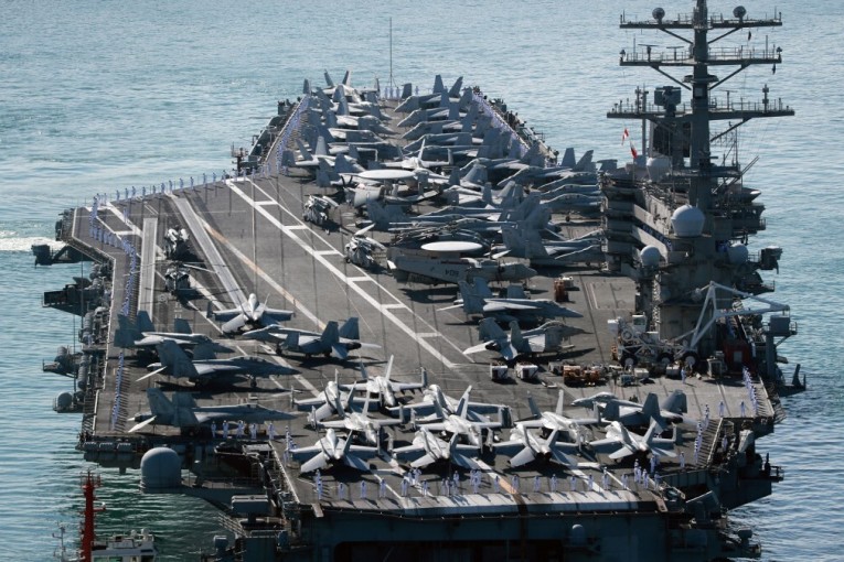 حاملة الطائرات الأميركية رونالد ريغان تصل إلى كوريا الجنوبية