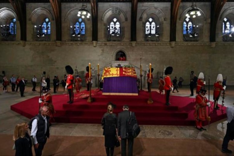 قادة عرب في جنازة الملكة إليزابيث