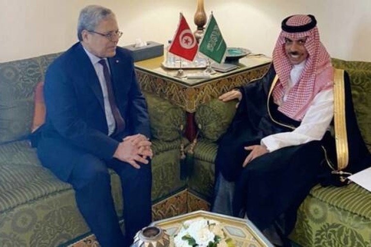 الجرندي يلتقي في القاهرة بوزراء خارجية سلوفينيا والسعودية والامارات