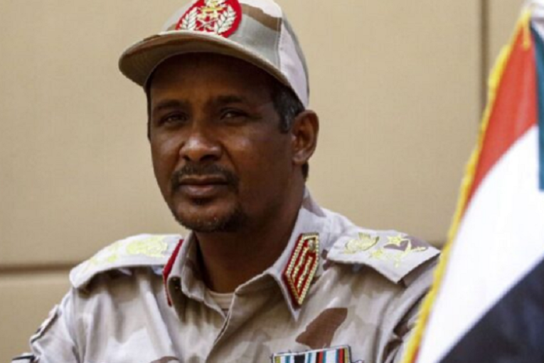 السودان.. دقلو يرحب بمشروع الدستور الذي أعدته لجنة المحامين