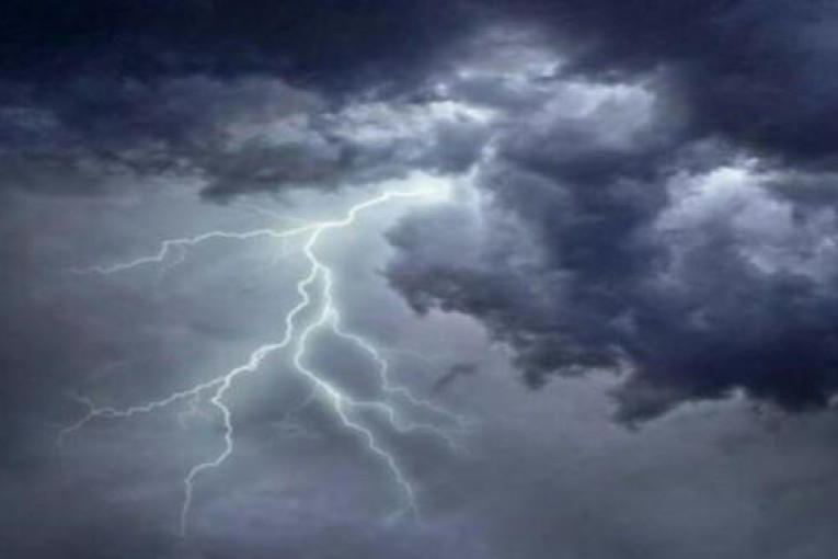 بداية نشاط السحب الرعدية بالقصرين وشمال قفصة
