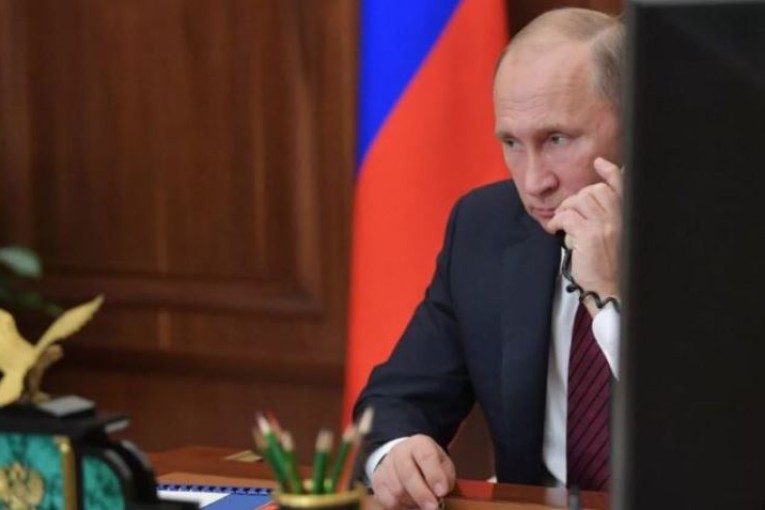 بوتين يحث قرغيزستان وطاجيكستان على وقف التصعيد