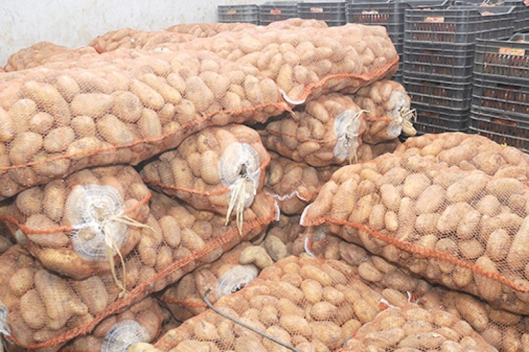 طبربة: حجز 31 طنا من البطاطا