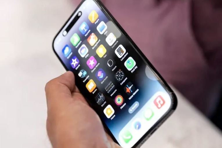 تحذير.. خطأ بسيط قد يدمر بطارية “آيفون”