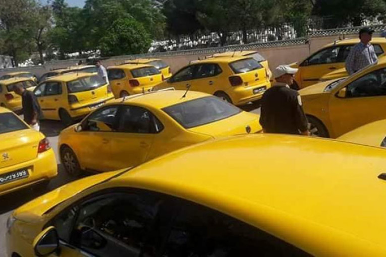 رئيس اتحاد “التاكسي” الفردي: الإضراب قد يتواصل
